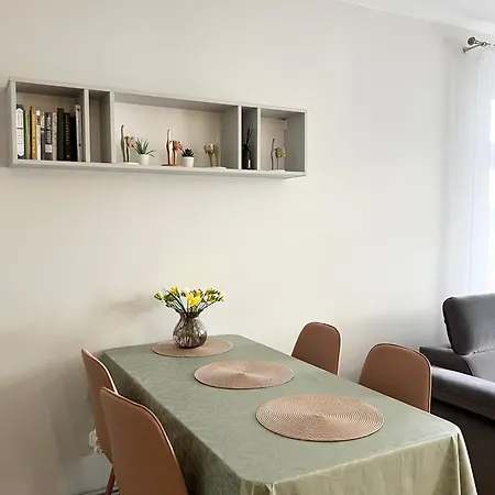 Thaithanee Cozy House *