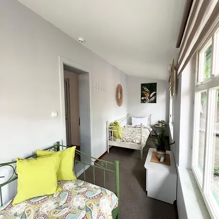 Thaithanee Cozy House *